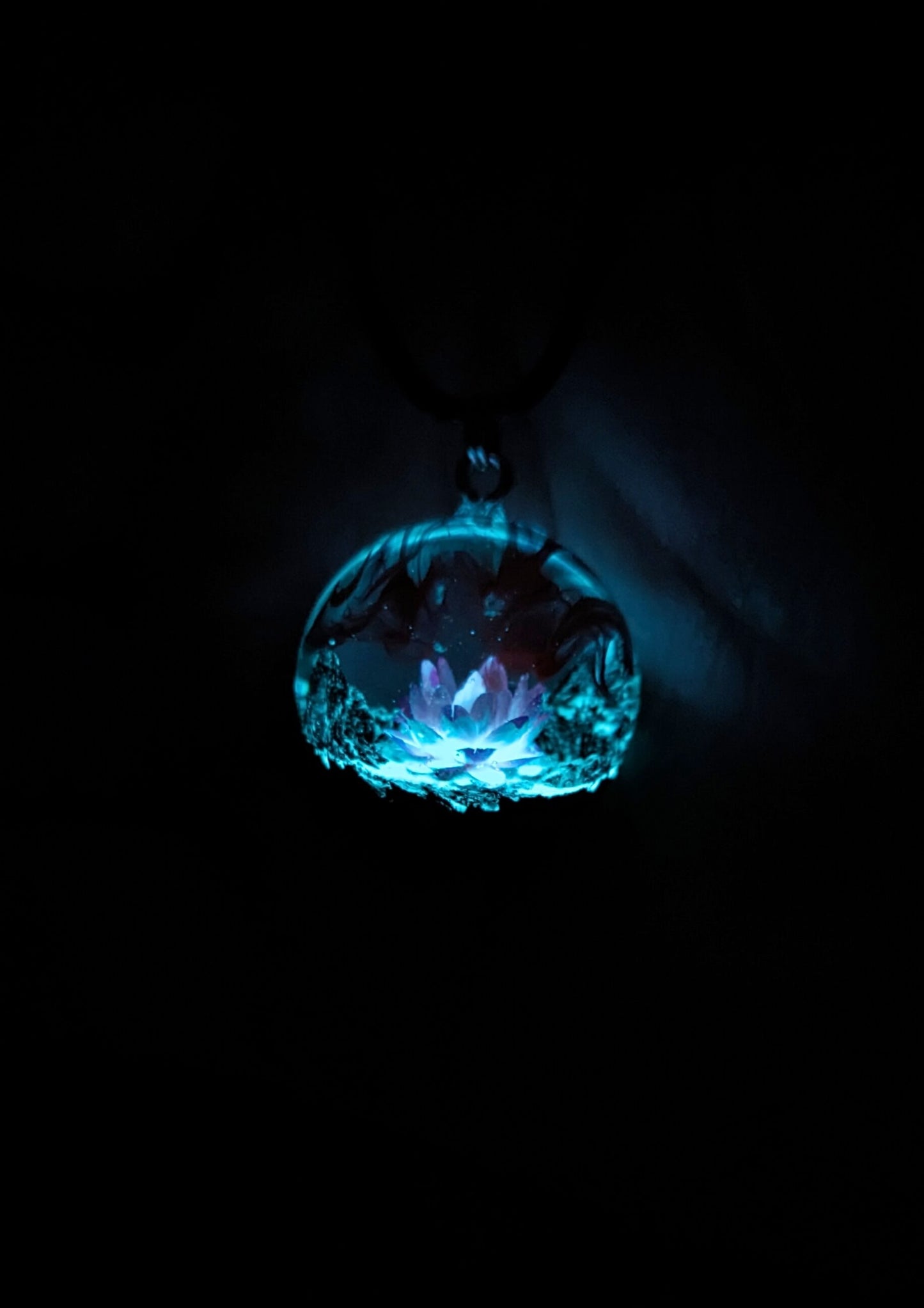 Red Glixia Round pendant