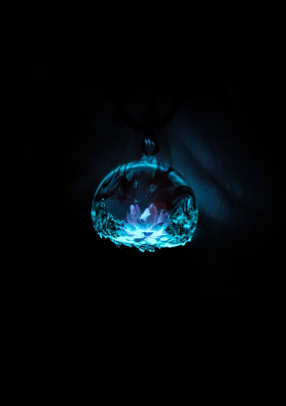 Red Glixia Round pendant