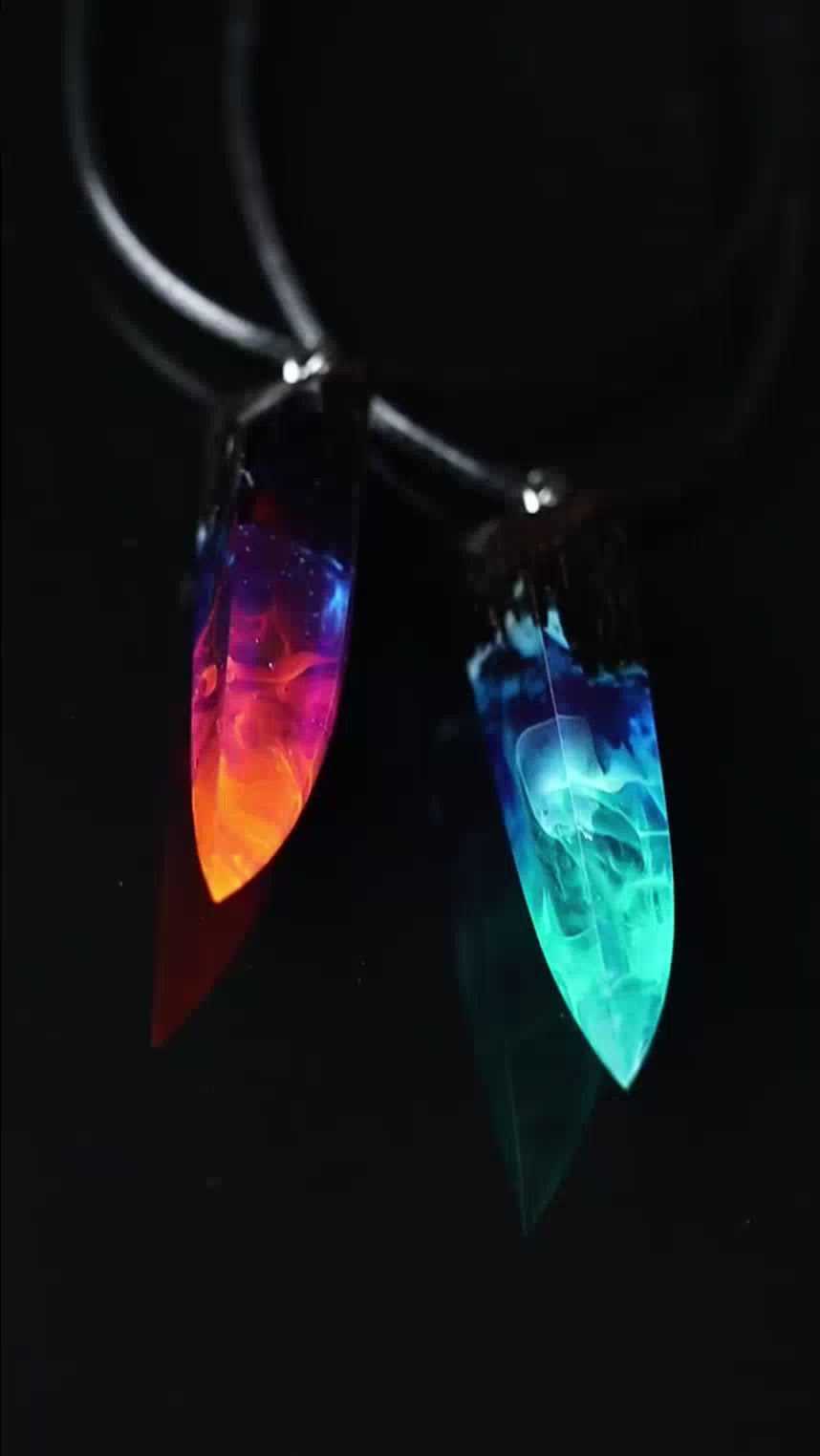Couple Nightfall & Northern lights fang pendants – Woodmade.Wonderwood
