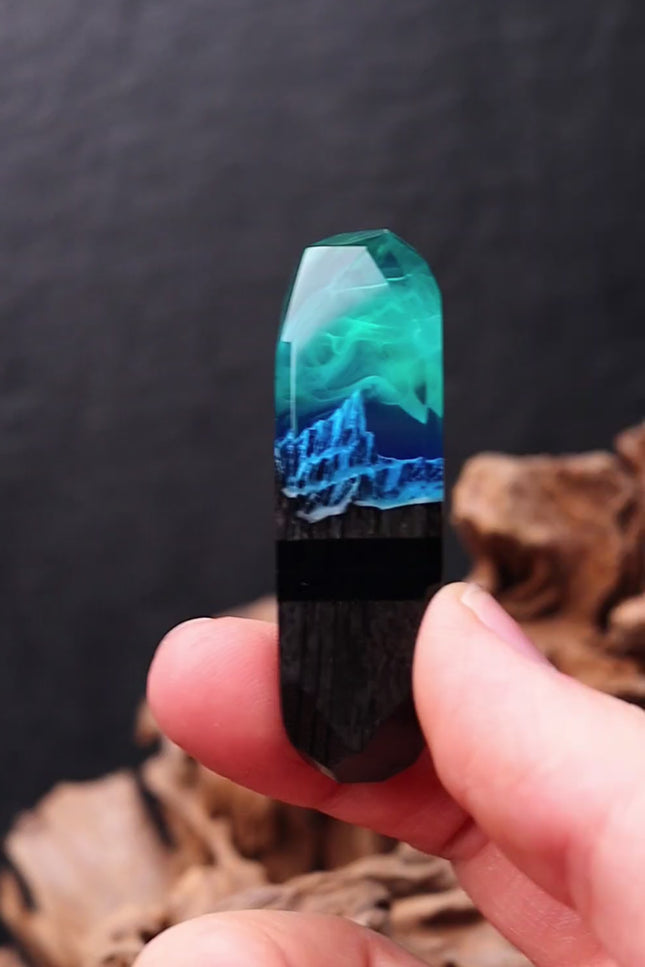 Epoxy resin and wood Northern lights Mountain USB