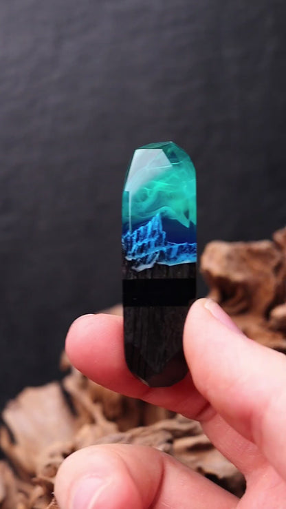 Epoxy resin and wood Northern lights Mountain USB