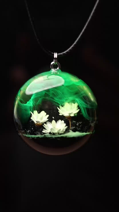Green Flower Round pendant model 2