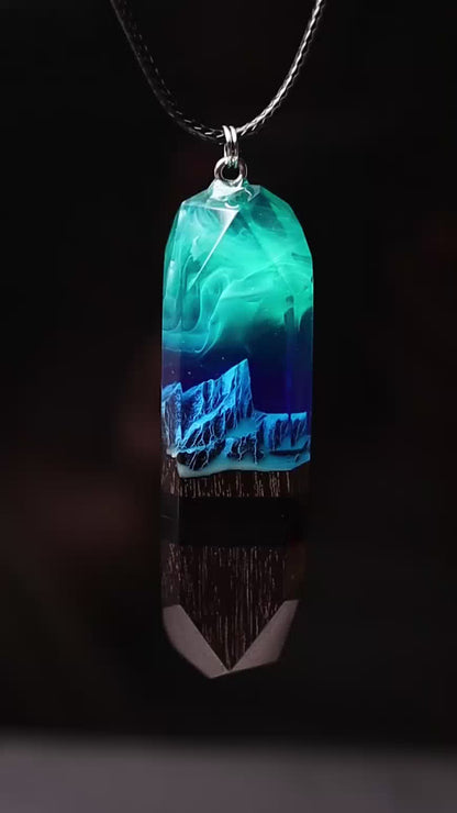 Northern lights Mountain Long pendant